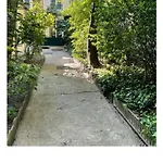 Parisian Little House-Studio