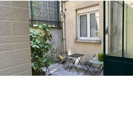 Apartment Parisian Little House-studio