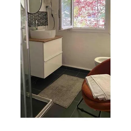 Parisian Little House-studio Apartment